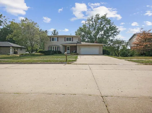 1829 Kathlin Dr, Iowa City, IA 52246