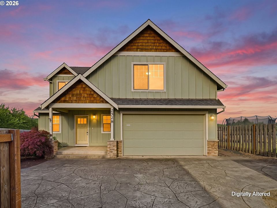 1st image of 2528 N Crater Ln
