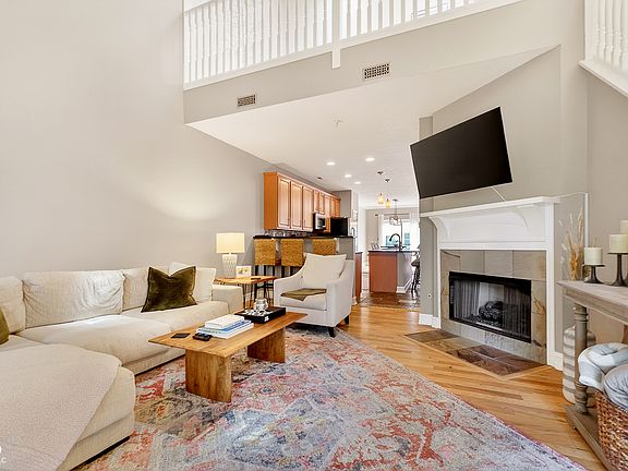 4th image of 1037 Reserve Way
