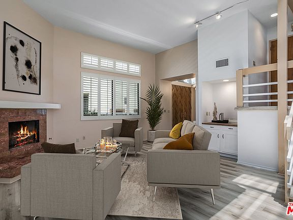 3rd image of 934 21st St APT 5