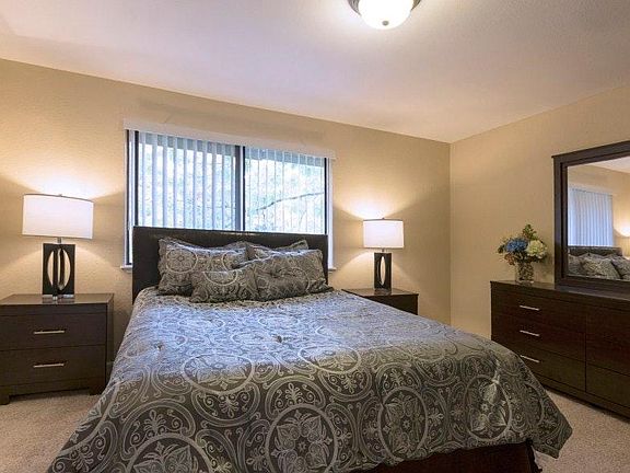 3rd image of 16 149th Ave NE APT F