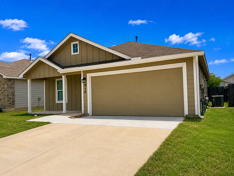 914 Albatross Way — Photo 3