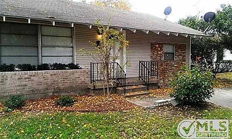 1st image of 1618 Lewis Dr