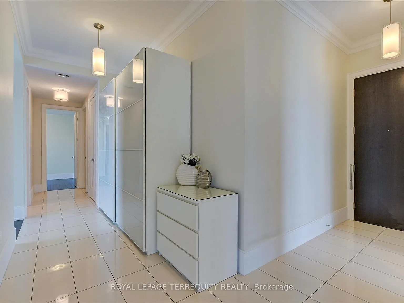 3 bed, $6,500 — Photo 2