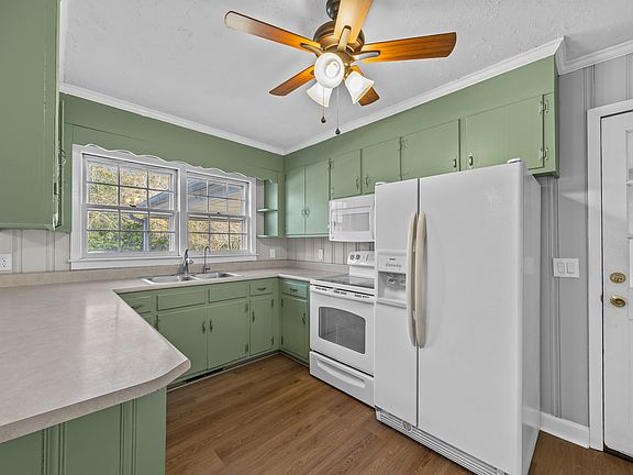5th image of 321 Pemberton Dr