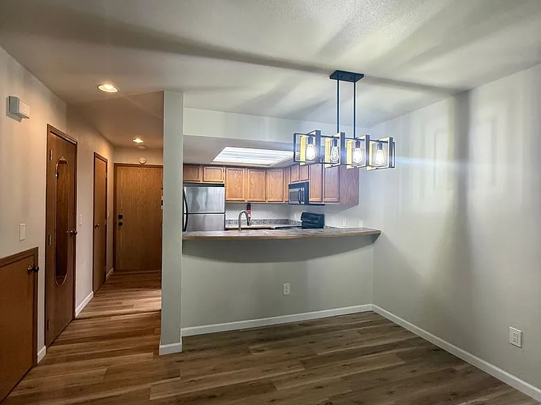2805 Cowles St #3 — Photo 2