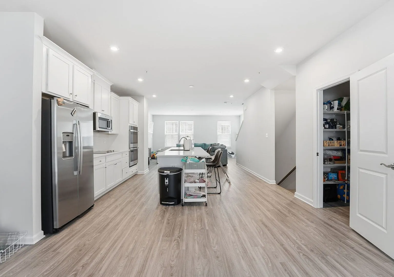 Welcome to this beautifully maintained residence in the heart of Hyattsville, where comfort and s... — Photo 2