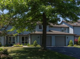 14 Pond Dr E #000, Rhinebeck, NY 12572
