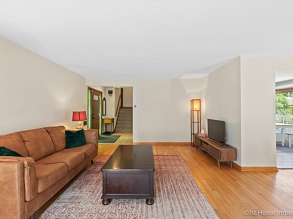 5th image of 10808 Leclaire Ave