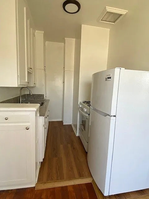 Floor plan Studio. 1 Bath. 0 Half