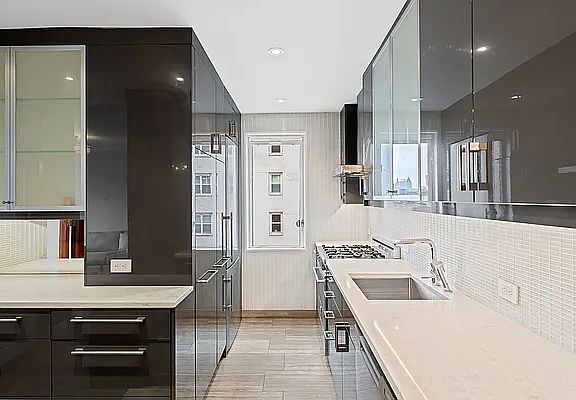 2nd image of 105 W 13th St APT 9C