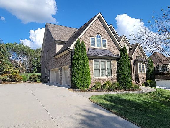 2nd image of 550 Stone Villa Ln