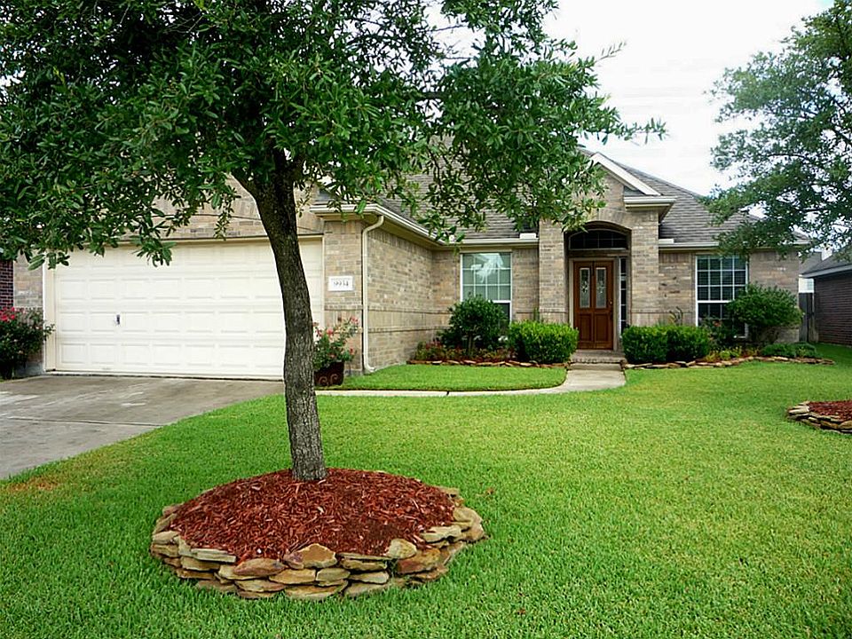 1st image of 9934 Edgewood Manor Ct