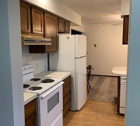 5th image of 523 E Holmes St