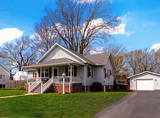 119 N Broadway St, Fisher, IL
