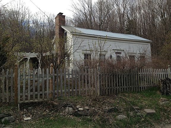Front of Home on Tammarac