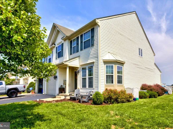 203 S Savanna Dr, Pottstown, PA 19465