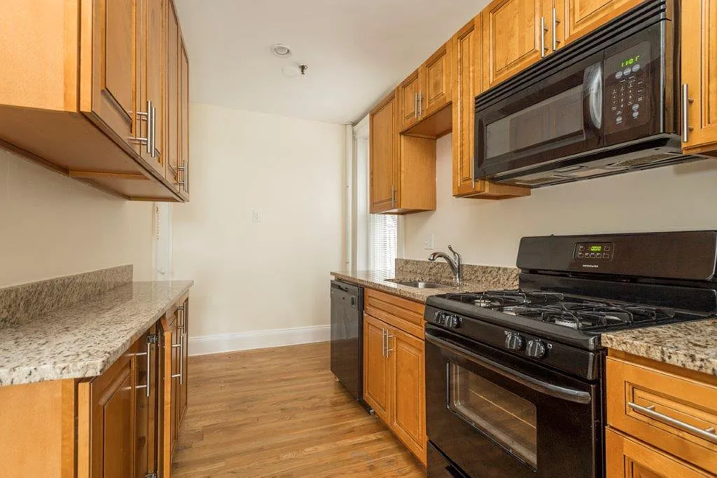 1 bed, 585 sqft, $2,800 — Photo 1