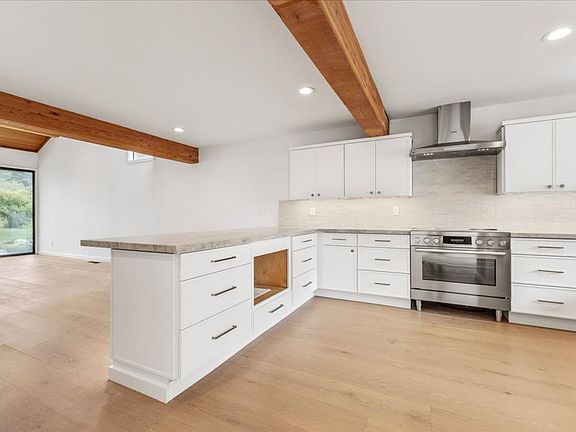 4th image of 9503 Alder Ct