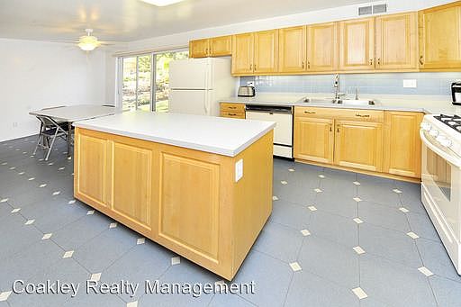 4th image of 5415 Linden Ct
