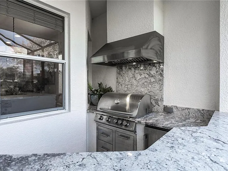 3920 Lakeview Isle Ct — Photo 35