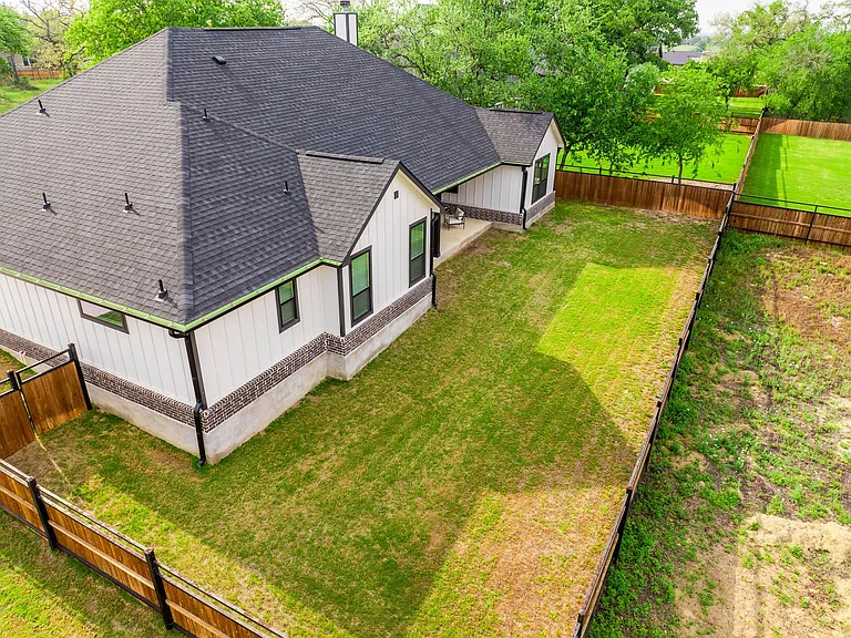132 Ash Pkwy — Photo 57