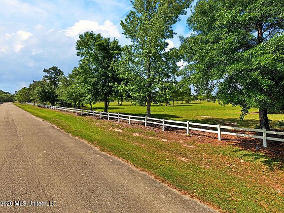 4th image of Jordan Bluff Dr Lot 8