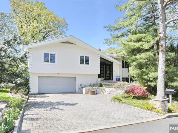 1 Cliff Rd, Englewood Cliffs, NJ 07632