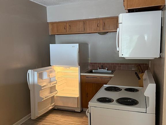 4th image of 824 Mechanic St APT 13