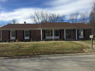 38 Lake Charles Dr, Saint Peters, MO 63376