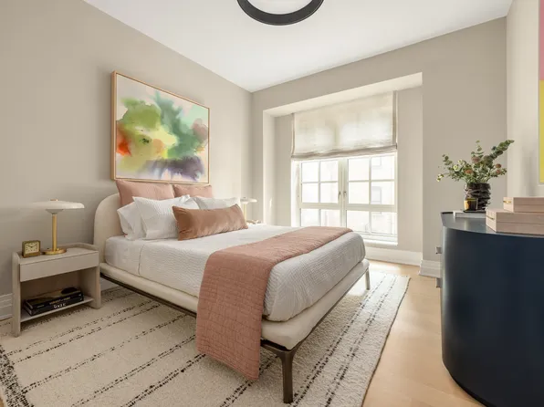 16 Fifth Avenue image 17 of 18