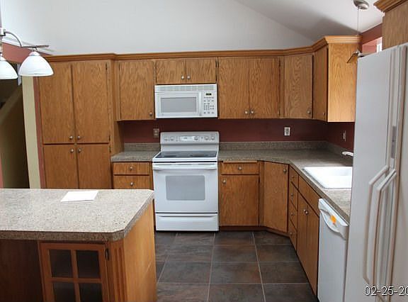 4th image of 14425 121st Ave E