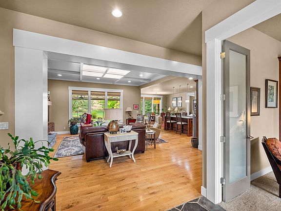 5th image of 393 E Fishing Creek Ln