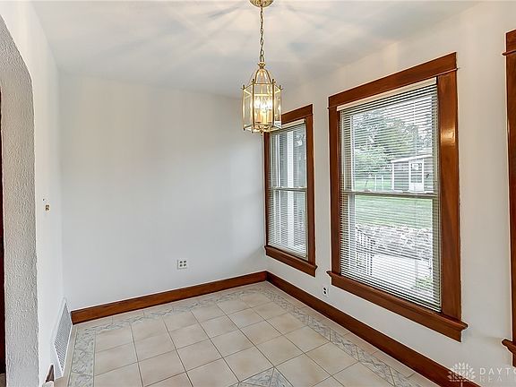 5th image of 1614 Woodhaven Ave