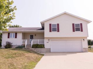 823 Jayne Cir, Dunkerton, IA 50626