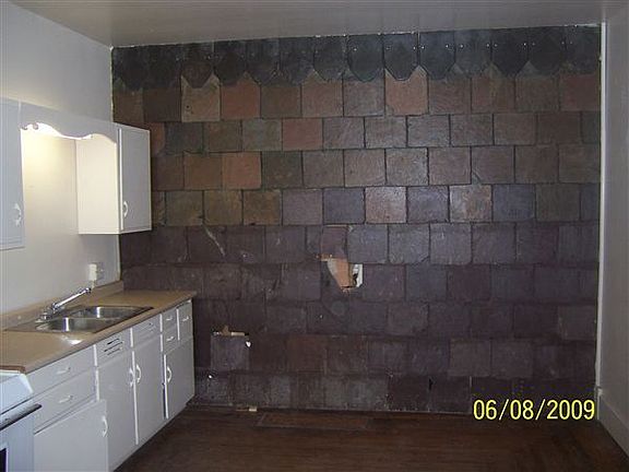 Slate wall in kitchen