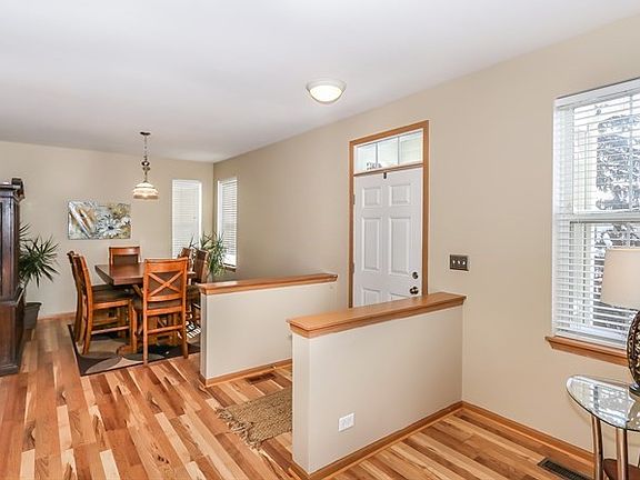 2nd image of 307 Fairmont Ct #307