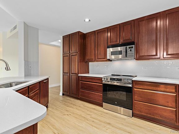 5th image of 475 W 12th Avenue #6G
