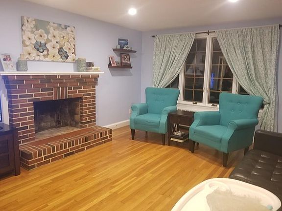 3rd image of 44 Union St