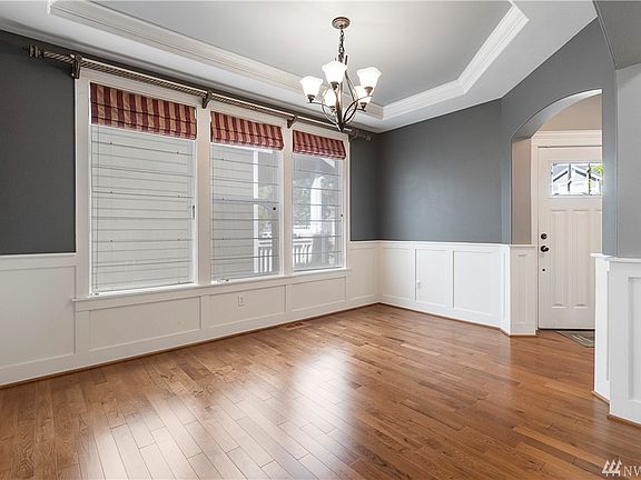 4th image of 4419 Logan Dr NE