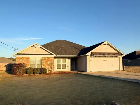 11 Snowshoe Ct, Fort Mitchell, AL 36856