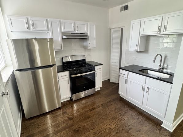 6163 S Michigan Ave #2S