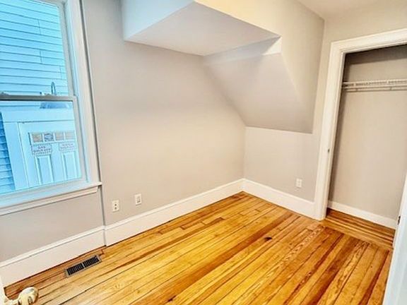 5th image of 84 Marine Rd #1