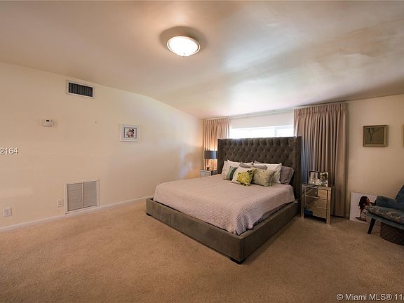 5th image of 5489 NE 25th Ter