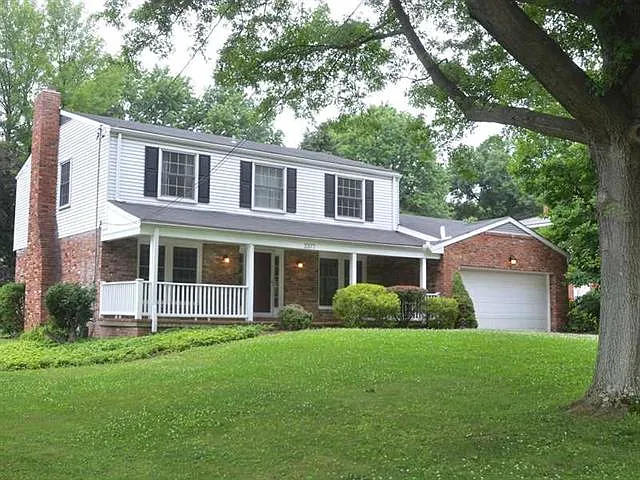 2377 Harrow Rd photo 1