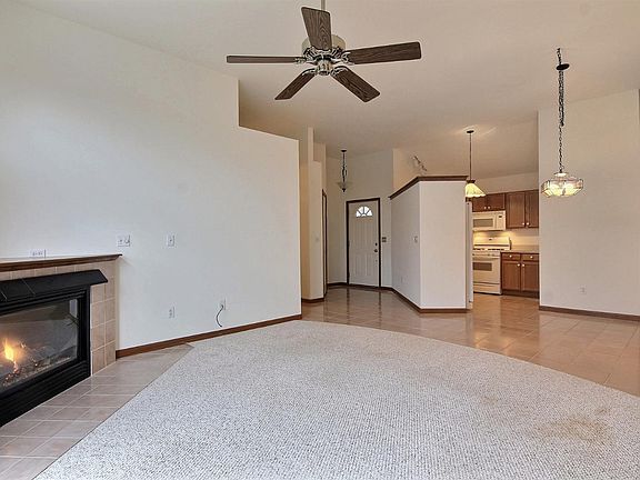 5th image of 2912 Lakepointe Dr
