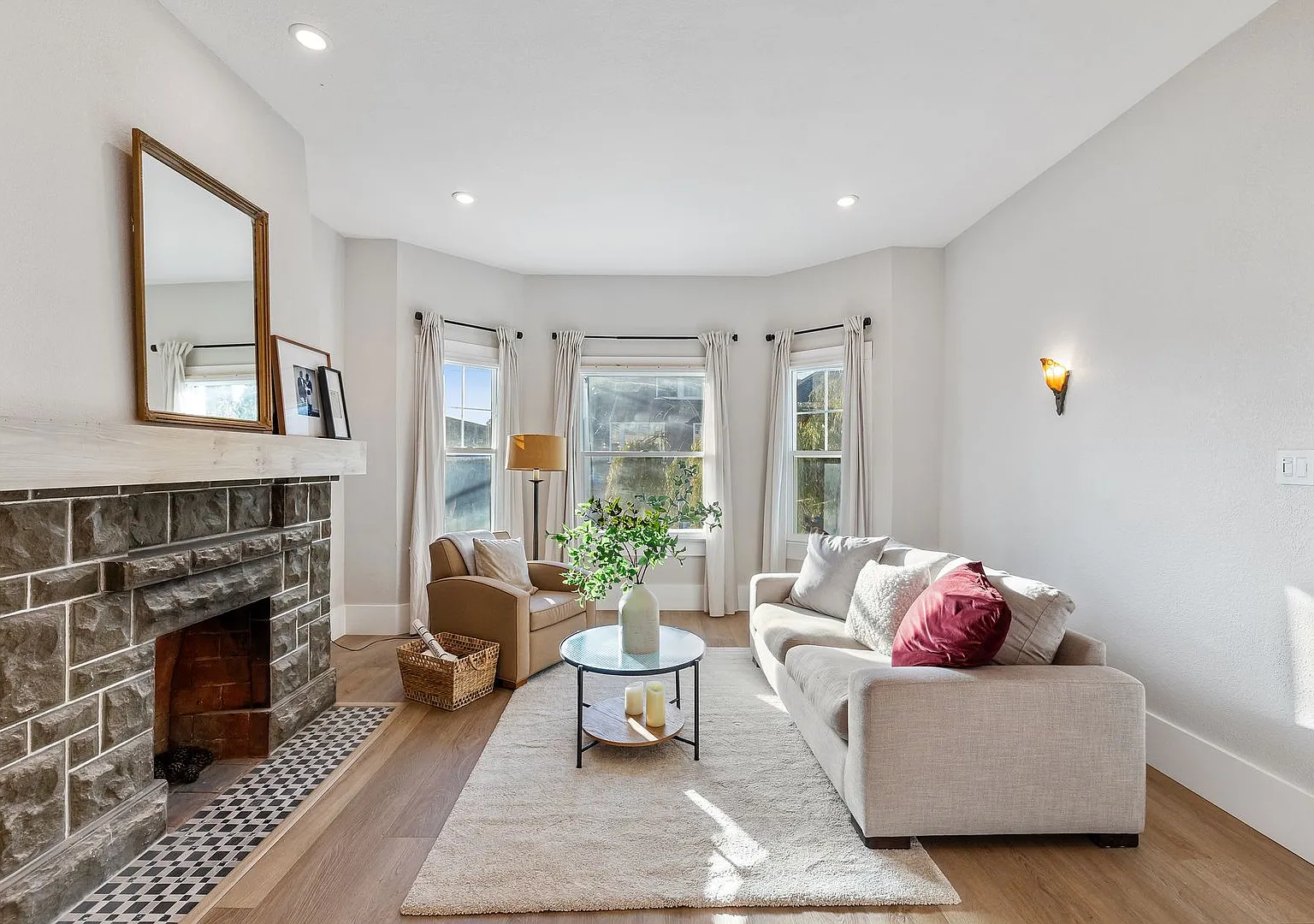 Open Tuesday 5:45pm-6:15pm. Remodeled 2-Story 3br/2.5ba Single Family Home (115 Cuvier) — Photo 2