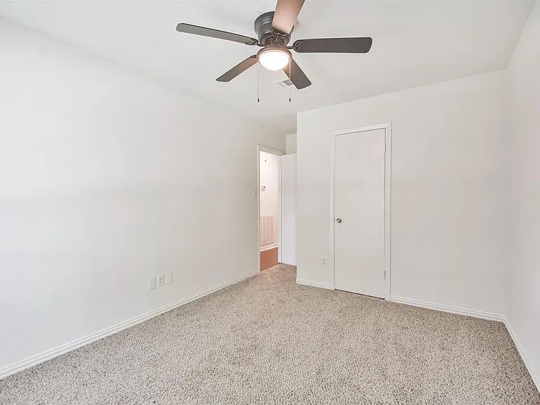 9719 Halkirk St — Photo 25