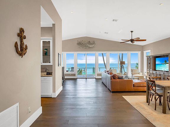 5th image of 111 Coco Plum Dr
