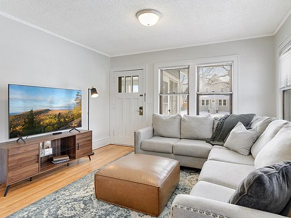 5th image of 4038 Hubbard Ave N